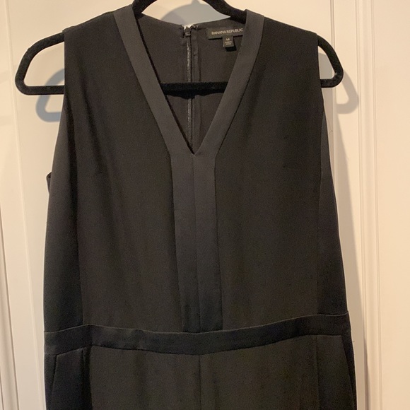 Banana Republic Black Tuxedo style jumpsuit size 14 - Picture 2 of 6